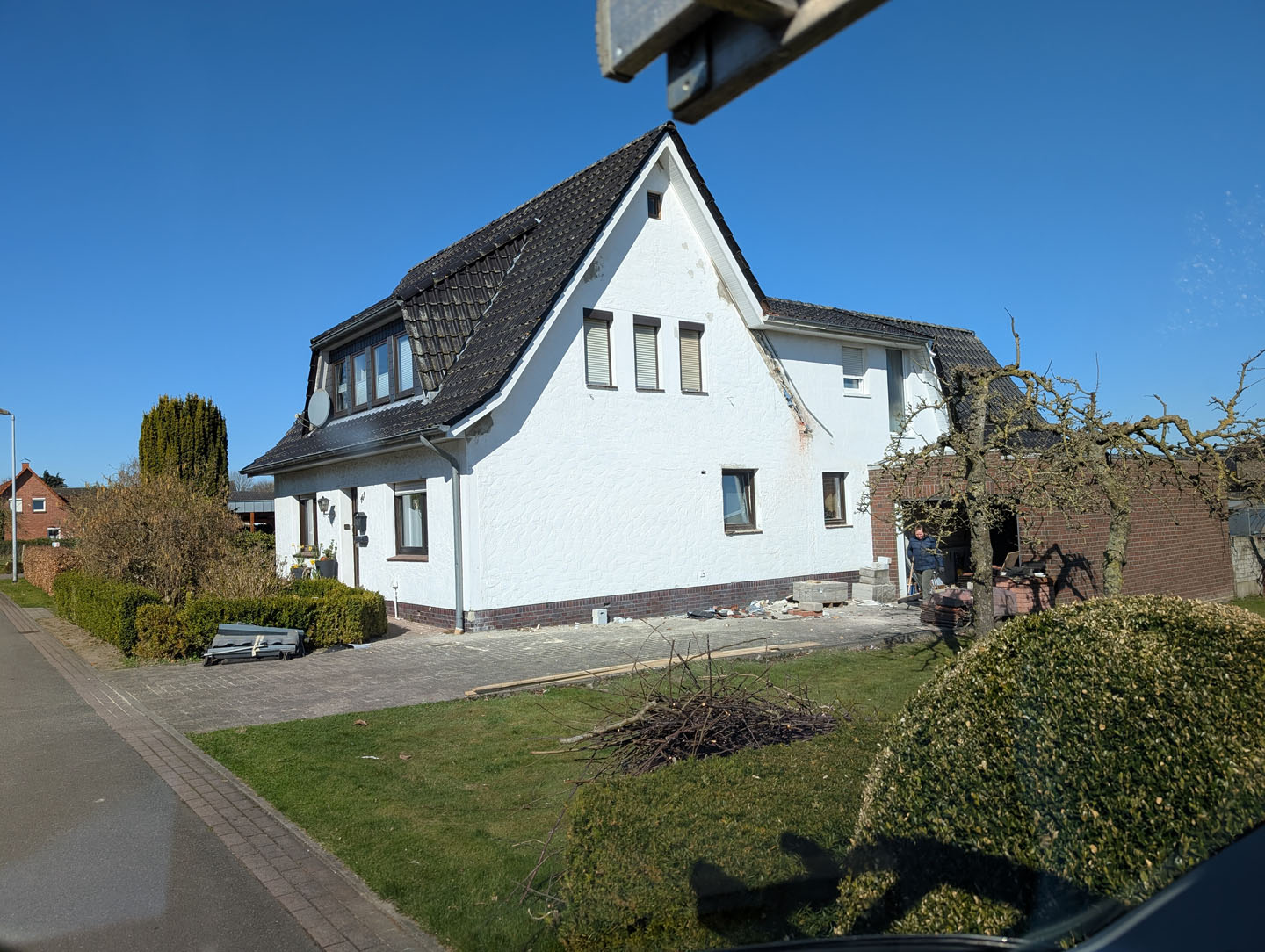 PXL_20250401_092557126.MP